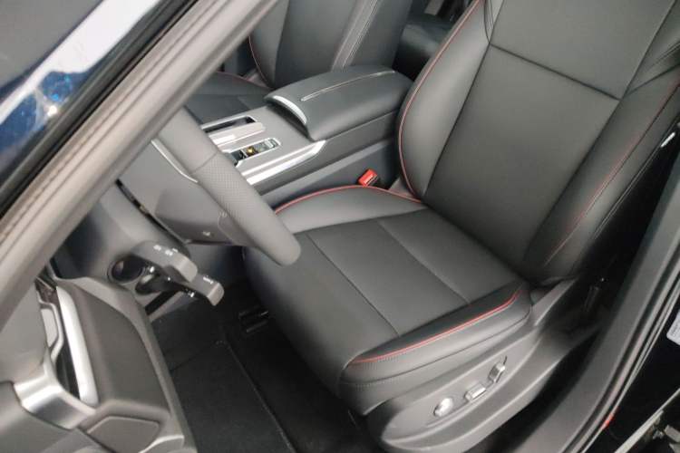 Used Hongqi HS7 PHEV 2025 Model 2.0T PHEV Four-Wheel Drive 2 Millionth Anniversary Edition—7 Seats
