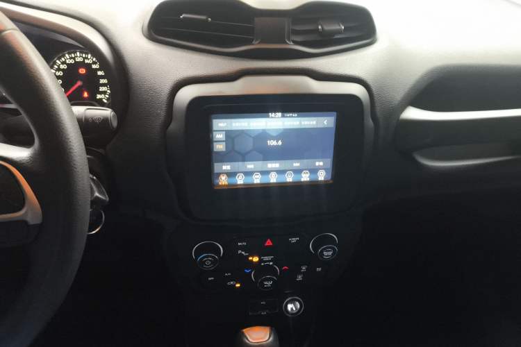 Used Jeep Renegade 2018 Connected Large Screen Version 180T Automatic High-Energy Edition