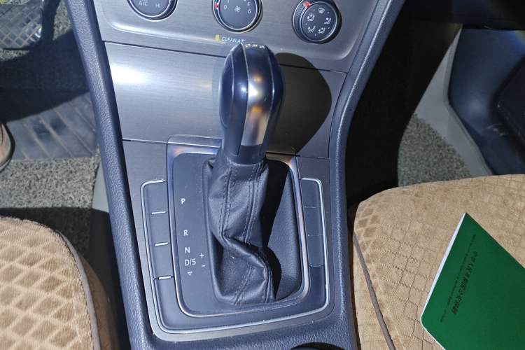 Used Volkswagen Golf 2016 230TSI Automatic Comfort Version
