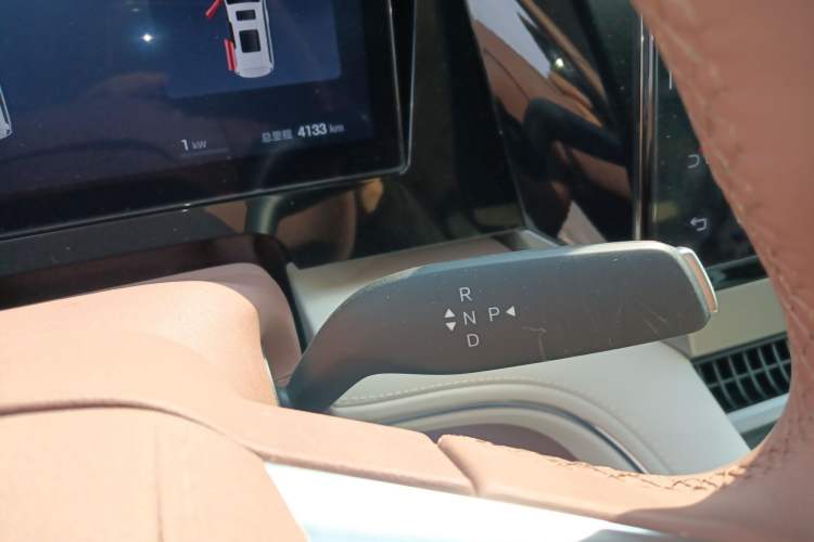 Used BYD Xia 2025 DM-i 1.5T 180km Excellence Model Gear Lever