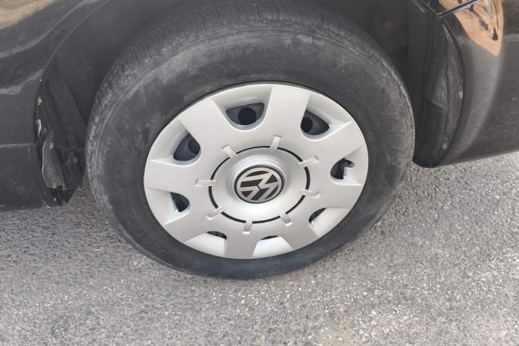 Used Volkswagen Santana Vista 2008 1.8L Manual Sishang Model Right Front Wheel Hub