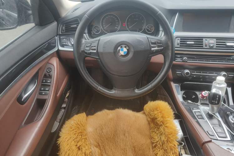 Used BMW 5 Series 2014 520Li Elegant Model
