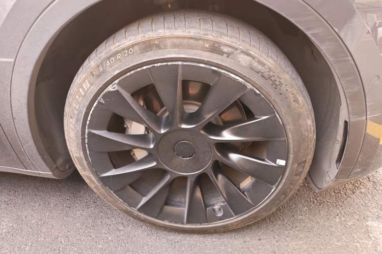 Used Tesla Model Y 2022 Long-Range All-Wheel-Drive Version
