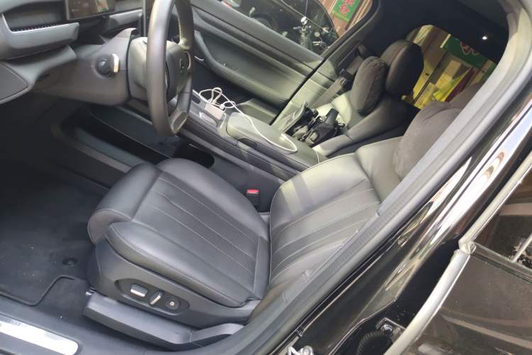 Used Nio ES8 2024 75 kWh Left Front Seat