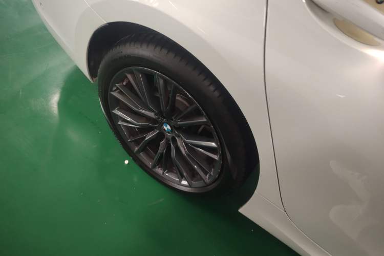 Used BMW 3 Series 2021 Second Facelift 325Li M Sport Night Edition Package Right Rear Wheel Hub