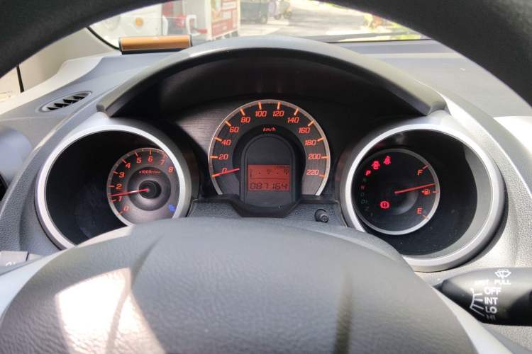 Used Honda Fit 2011 1.5L Automatic Luxury Edition Instrument Cluster