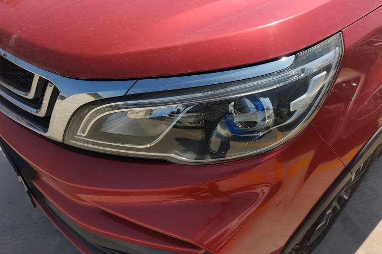 Used Geely Auto Vision X3 2019 Upgraded Model 1.5L CVT Prestige Version Left Front Headlight