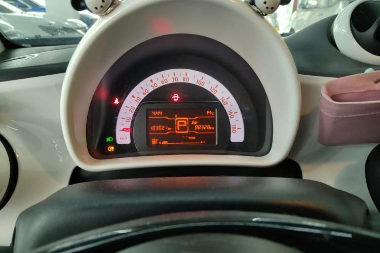 Used smart fortwo 2015 1.0L 52 kW hardtop Dynamic version
