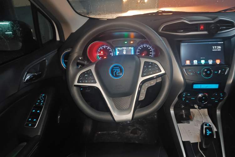 Used BYD Yuan New Energy 2018 EV360 Smart Connected Cool Model