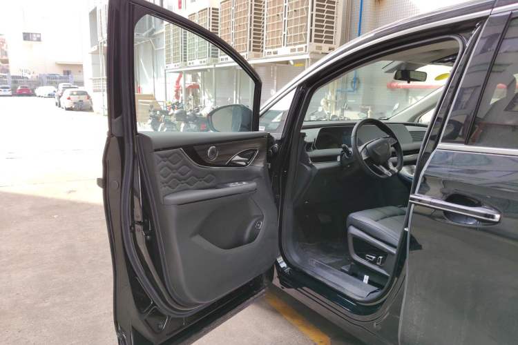 Used FORTHING Xinghai V9 2026 Model, Smart Enjoyment Series, 200km Flagship Edition
