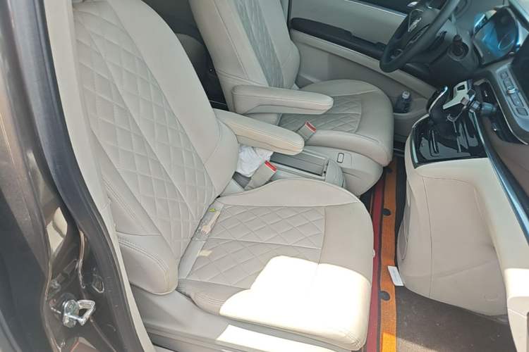 Used Buick GL8 2023 Land Executive Class Smart Enjoyment Model
