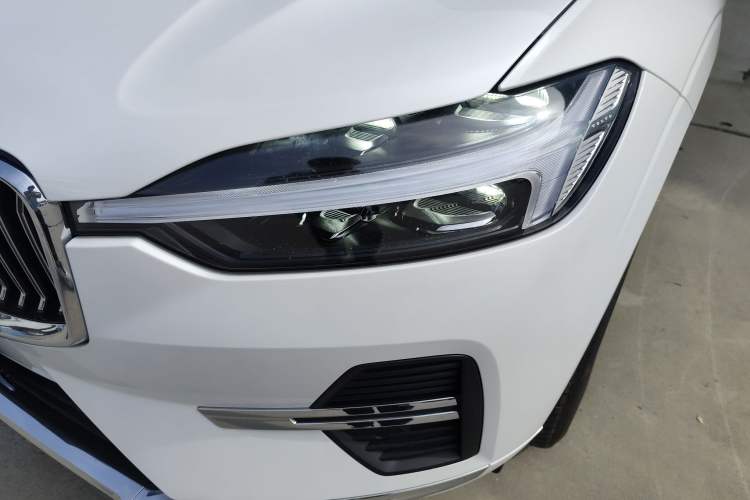 Used Volvo XC60 2025 B5 Four-Wheel Drive Smart & Advanced Luxury Edition
