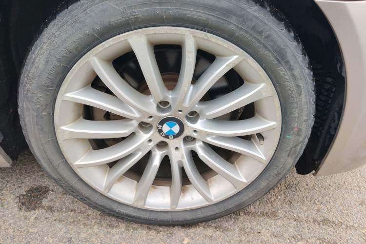 Used BMW 5 Series 2014 525Li Luxury Design Package
