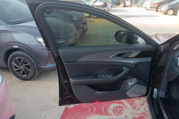 Used Hongqi H5 2023 2.0T Automatic Smart Connect Flagship Edition
