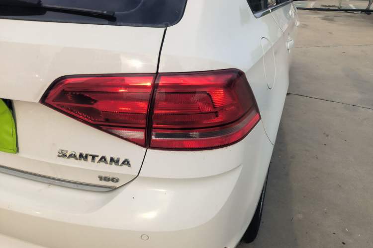 Used Volkswagen Santana 2017 Haval H9 1.6L Automatic Comfort Edition Right Rear Taillight