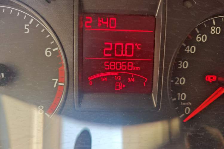 Used Volkswagen Jetta 2015 Value Edition 1.6L Manual Fashionable Style Odometer Close Up