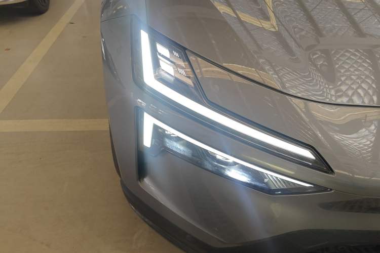 Used Polestar 4 2023 Single Motor Standard Range PLUS Right Front Headlight