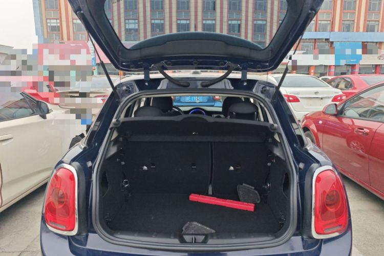 Used MINI 2015 1.5T COOPER Fun Five-Door Edition Trunk