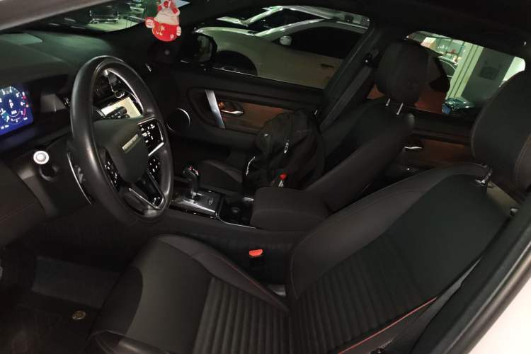 Used Land Rover Discovery Sport 2022 Revised Version 249 PS R-Dynamic S Performance Edition 5 Seats Left Front Seat