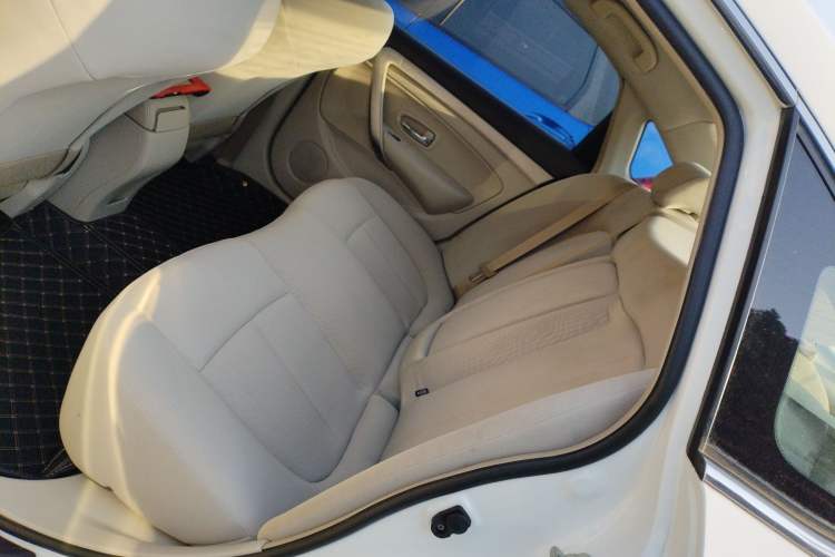 Used Dongfeng Aeolus A60 2016 1.5L Manual Luxury Model
