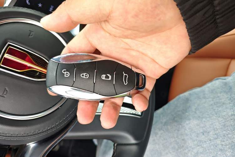 Used Hongqi HQ9 PHEV 2024 2.0T Four-Wheel Drive Business Edition Vehicle Key