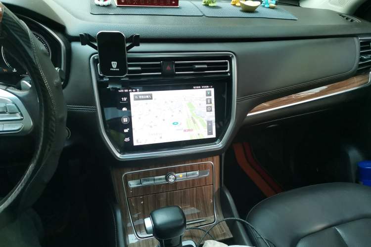 Used Roewe RX8 2019 30T Smart Connectivity Two-Wheel Drive Supreme Flagship Edition