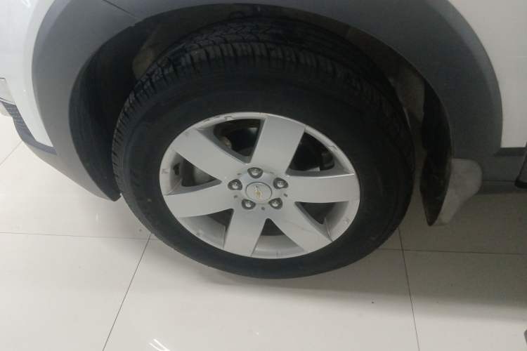 Used Chevrolet Captiva 2014 2.4L Two-Wheel Drive City Edition 5 Seats Left Front Wheel Hub