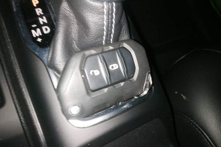 Used Jeep Wrangler 2019 2.0T Sahara Four-Door Version China VI Emission Standard