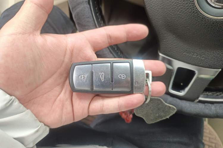 Used Volkswagen Magotan 2012 Revised Version 1.8TSI Leading Edition Vehicle Key