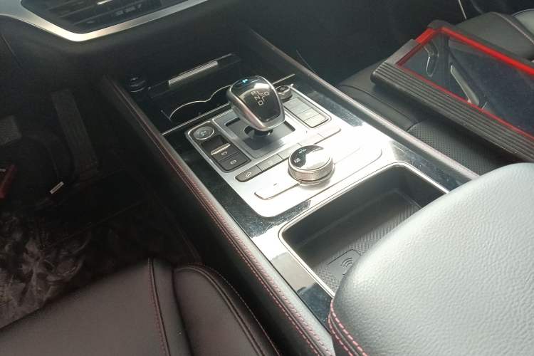 Used BYD Tang New Energy 2020 DM 2.0T Dual-Engine All-Wheel Drive Prestige 7-Seater China VI Standard Gear Lever