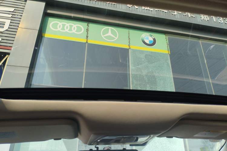 Used Venucia D60 2019 100 000 Honor 1.6L XL Manual Chenku Edition China V Standard
