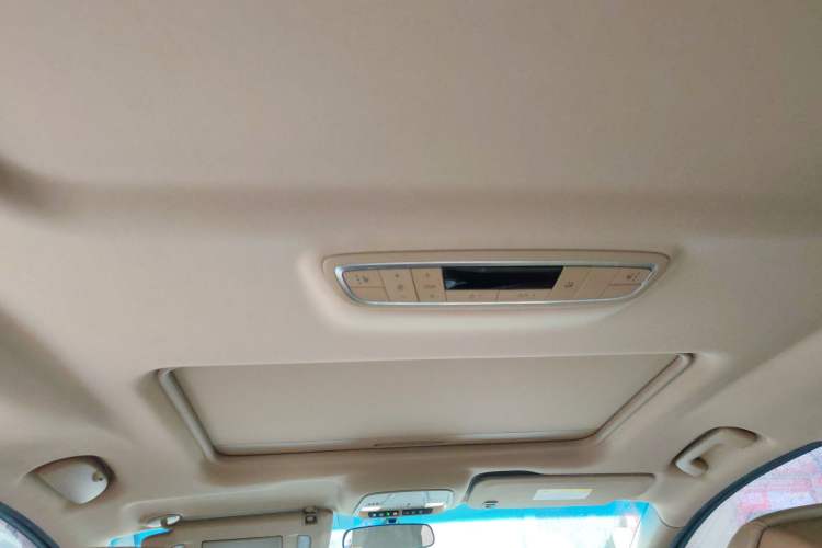 Used Buick GL8 2018 ES 28T Premium Model China VI Standard Headliner