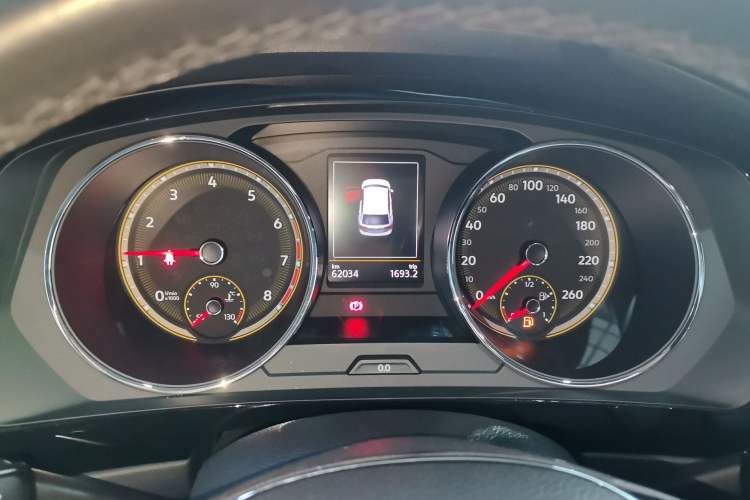 Used Volkswagen Tiguan L 2020 330TSI Automatic Two-Wheel Drive Panoramic Comfort Edition China VI Standard Instrument Cluster