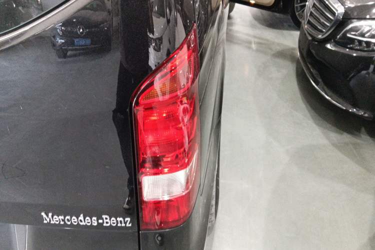 Used Mercedes-Benz Vito 2023 2.0T Business Version 7 Seats
