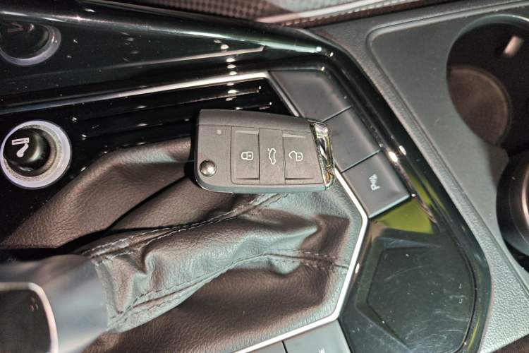 Used Volkswagen Tayron X 2020 330TSI Two-Wheel Drive Luxury Smart Connectivity Version Vehicle Key