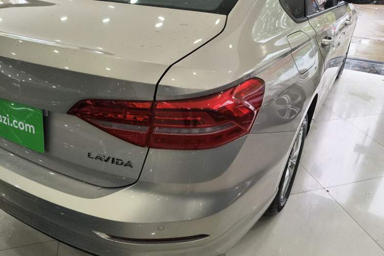 Used Volkswagen Lavida 2019 1.5L Automatic Fashion Edition China VI
