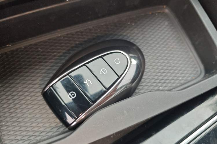 Used Geely Auto Emgrand 2026 Model 5th Generation 1.5L CVT Prestige Edition Vehicle Key