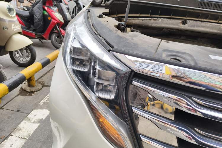 Used GAC Trumpchi M8 2018 320T Luxury Edition Right Front Headlight