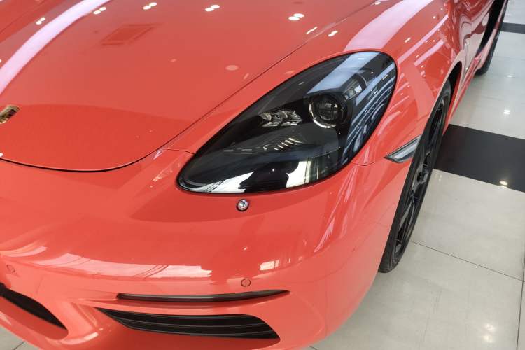 Used Porsche 718 2018 Boxster 2.0T
