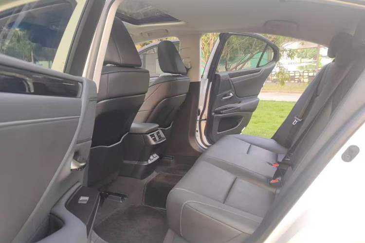 Used Lexus ES 2020 200 Excellence Edition