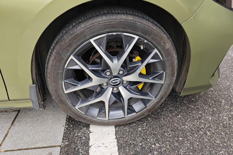 Used GAC Trumpchi EMPOW 2021 270T DCT J16 Version Right Front Wheel Hub