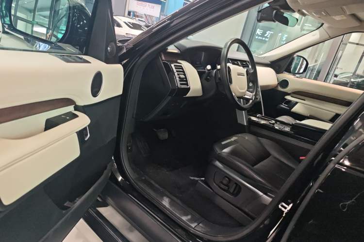 Used Land Rover Discovery 2020 3.0 SC V6 SE