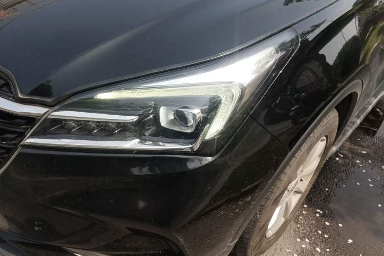 Used Buick Envision 2020 20T Two-Wheel Drive Leading Version Left Front Headlight