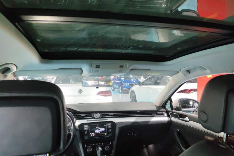 Used Volkswagen Magotan 2019 330TSI DSG Leading Edition China V Standard
