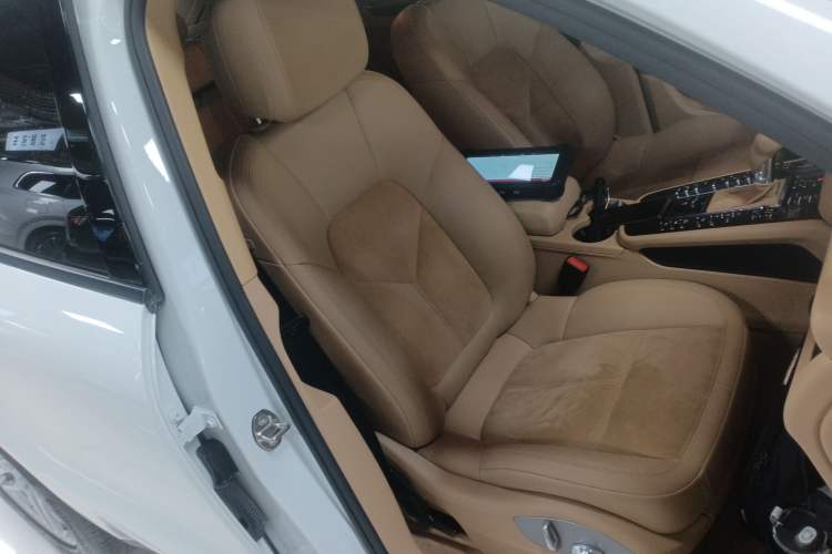 Used Porsche Macan 2017 Macan 2.0T Right Front Seat