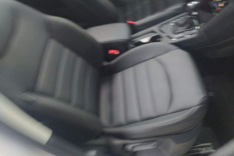 Used Volkswagen Tharu 2021 280TSI Two-Wheel-Drive Luxury Plus Edition Right Front Seat