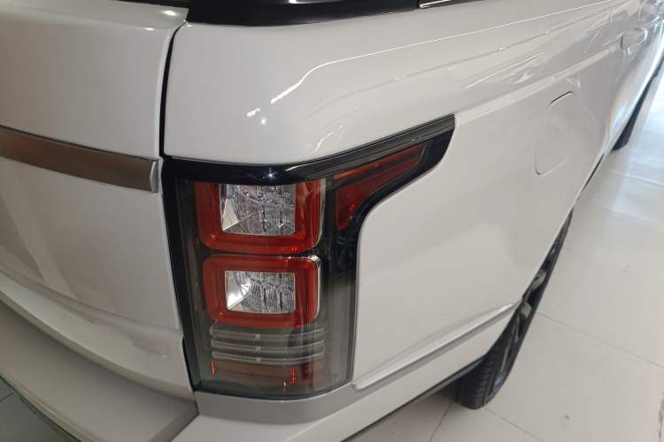 Used Land Rover Range Vogue 2015 3.0 V6 U.S.-Spec Executive Edition