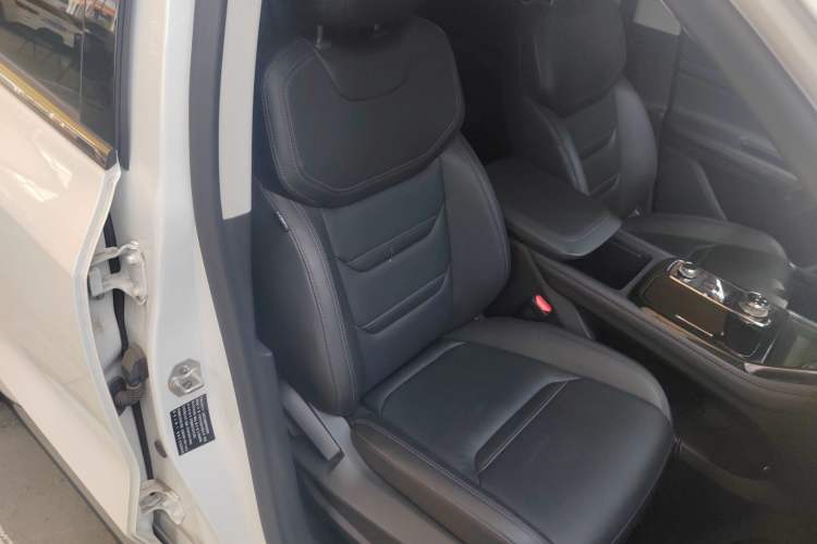 Used Ford Equator Sport 2023 EcoBoost 170 Platinum Edition Right Front Seat