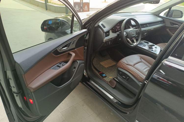 Used Audi Q7 2016 45 TFSI Technology Edition Driver Seat