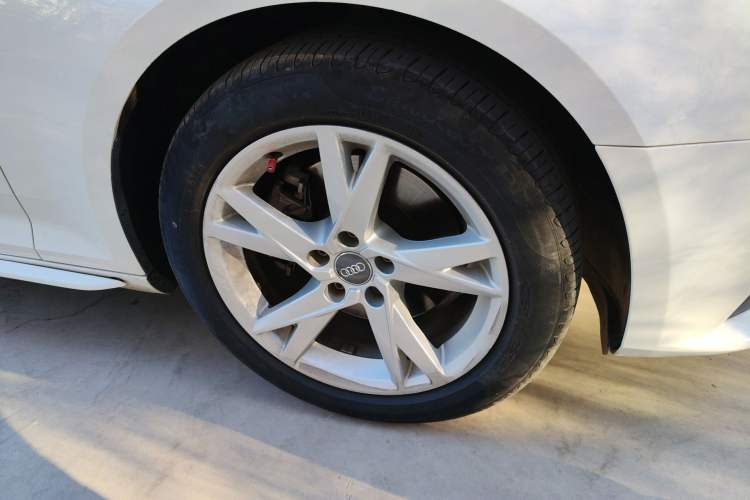 Used Audi A4L 2017 40 TFSI Ambition Edition
